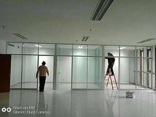 ���̰���