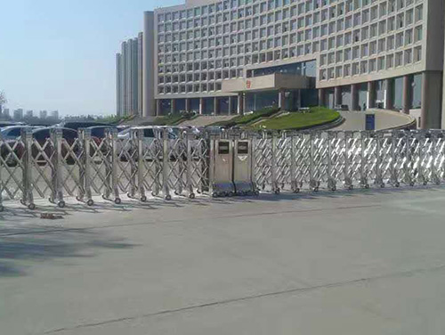 ���̰���